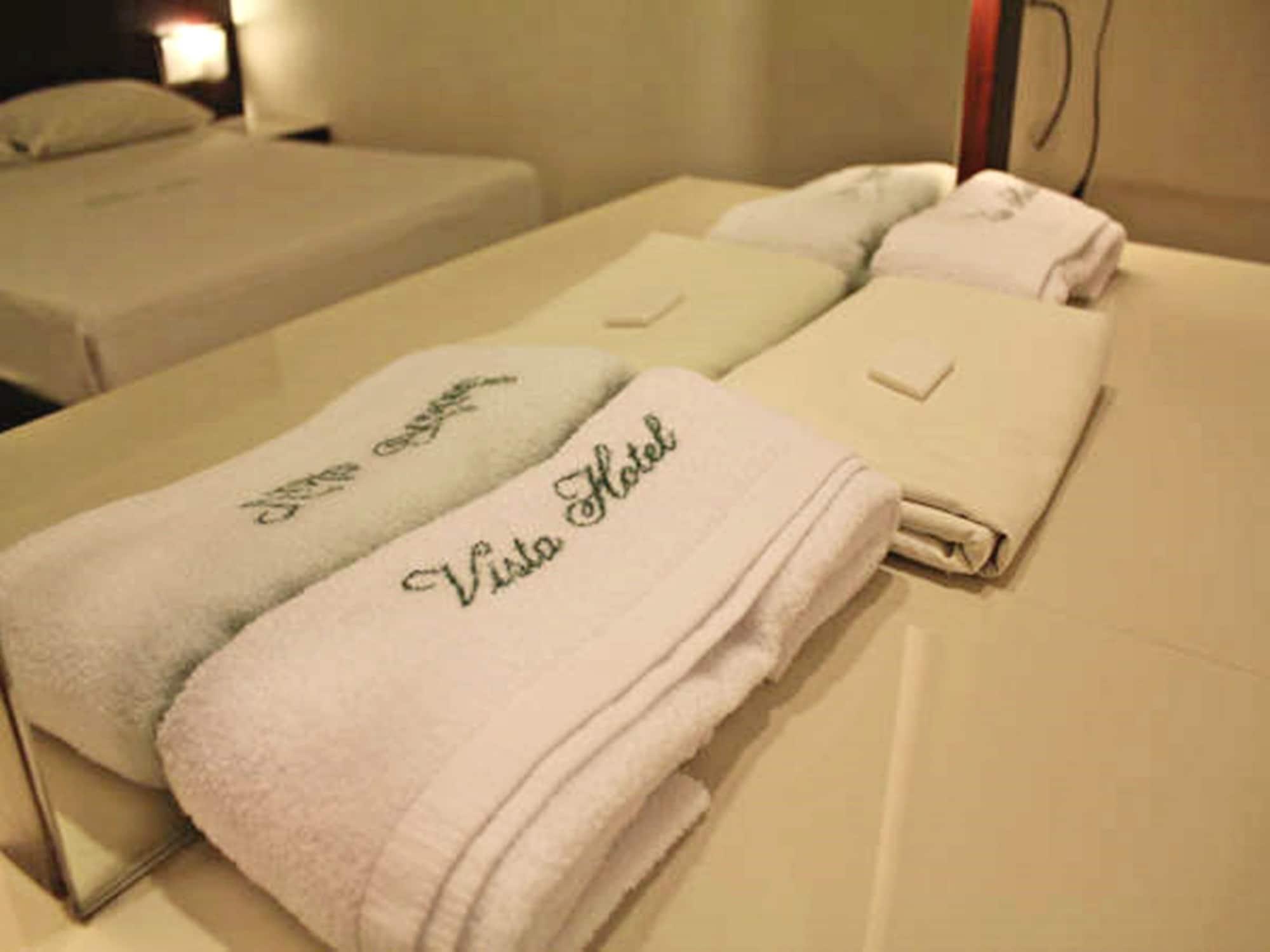 Vista Hotel Cubao Quezon City Exterior foto