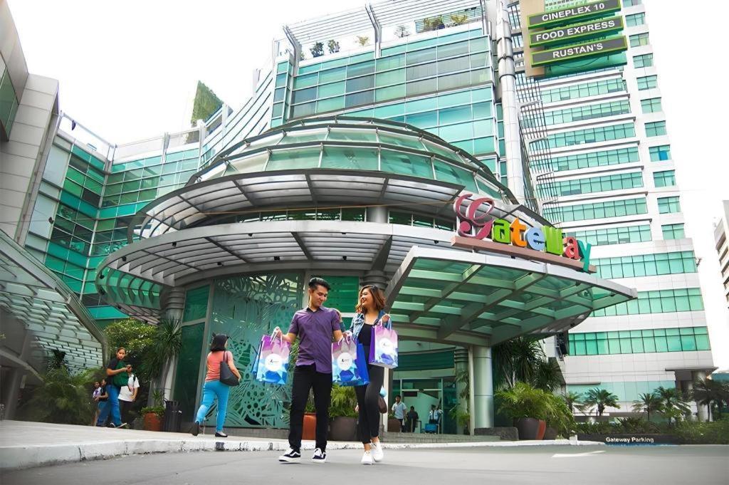 Vista Hotel Cubao Quezon City Exterior foto