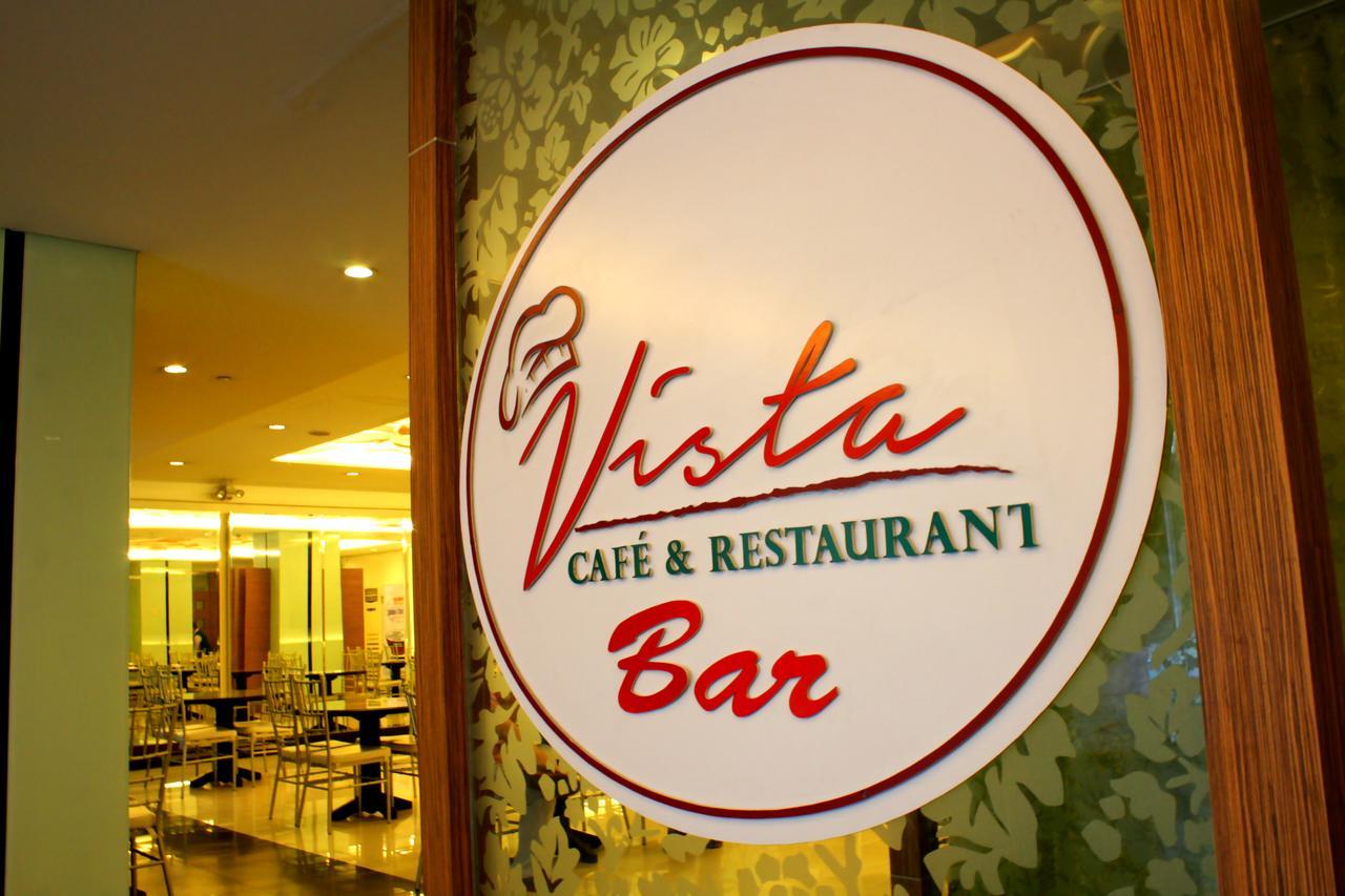 Vista Hotel Cubao Quezon City Exterior foto